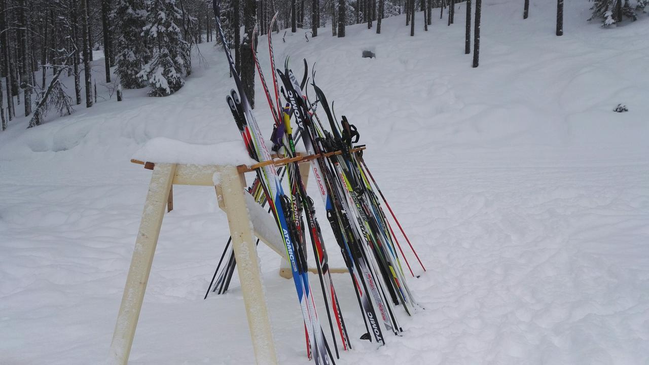 Kuerkievari Kuerhostel Äkäslompolo エクステリア 写真